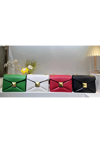 Super Three Pockets Purse Croc Effect Leather Black