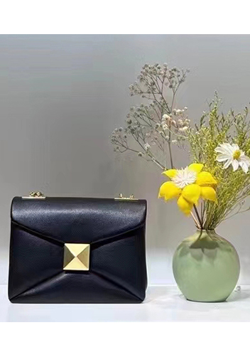 Super Three Pockets Purse Croc Effect Leather Black