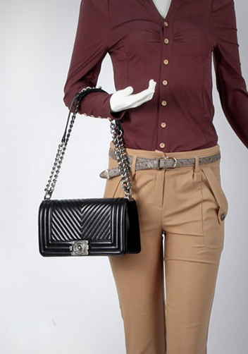 Ingrid V Shape Quilted Medium Leather Bag Black 