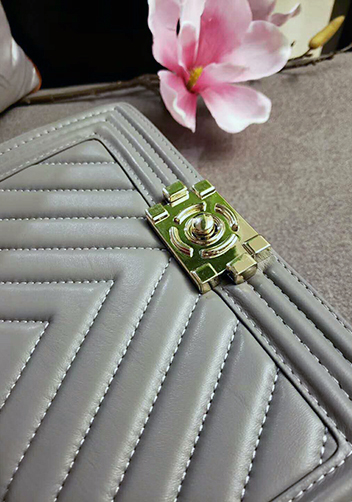 Ingrid V Shape Lamb Leather Flap Grey
