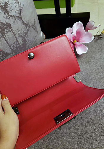 Ingrid V Shape Lamb Leather Flap Red