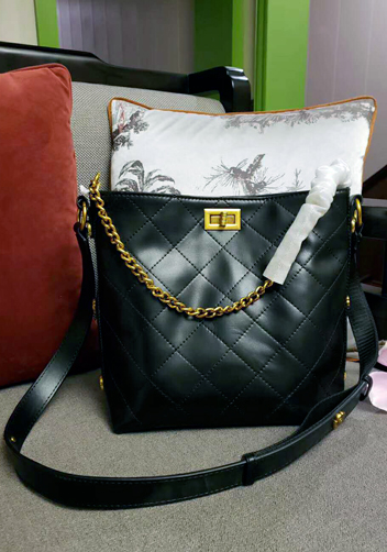 Megan Lamb Leather Shoulder Bag Black