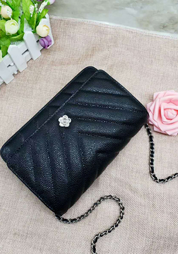 Adeline Grain Leather Grand V shape Shoulder Bag Black