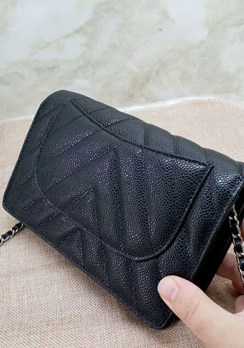 Adeline Grain Leather Grand V shape Shoulder Bag Black