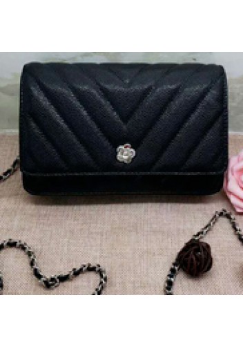 Adeline Grain Leather Grand V shape Shoulder Bag Black