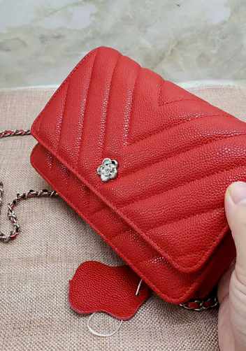 Adeline Grain Leather Grand V shape Shoulder Bag Red