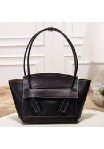 Ivonne Leather Shoulder Bag Black