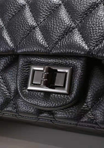 Adele Flap Medium Grain Leather Black