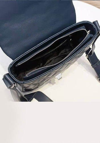 Hanna Leather Shoulder Bag Blue