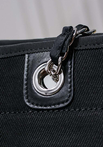 Alison Beach Shopping Medium Tote Black