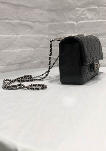 Adele Circle Leather Shoulder Bag Black