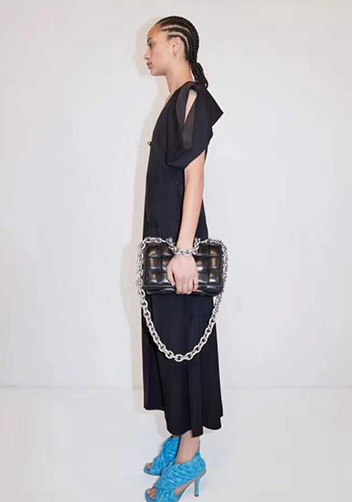 Mia Leather Chain Medium Shoulder Bag Black