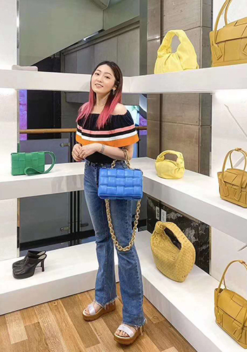 Mia Leather Chain Medium Shoulder Bag Blue