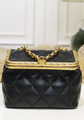 Claire Leather Shoulder Bag Black