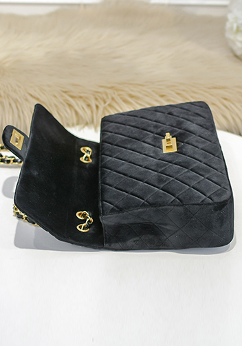 Adele Flap Medium Velvet Black
