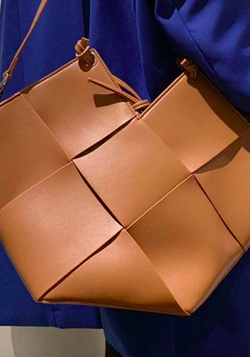 Mia Medium Leather Tote Bag Camel