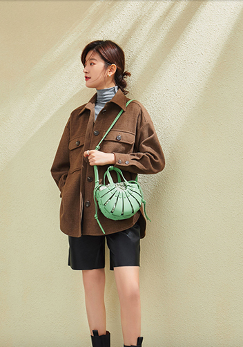 The Coquille Leather Shoulder Bag Green