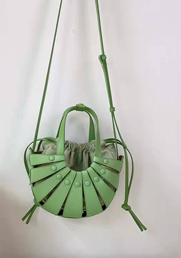 The Coquille Leather Shoulder Bag Green
