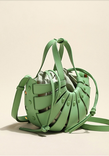 The Coquille Leather Shoulder Bag Green