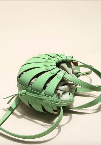 The Coquille Leather Shoulder Bag Green