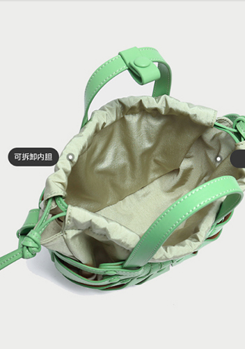 The Coquille Leather Shoulder Bag Green