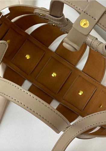 The Coquille Leather Shoulder Bag Grey