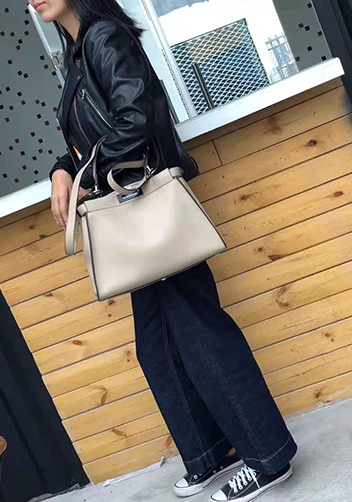 Carrie Leather Bag With Black Hardware Beige