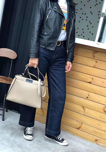 Carrie Leather Bag With Black Hardware Beige