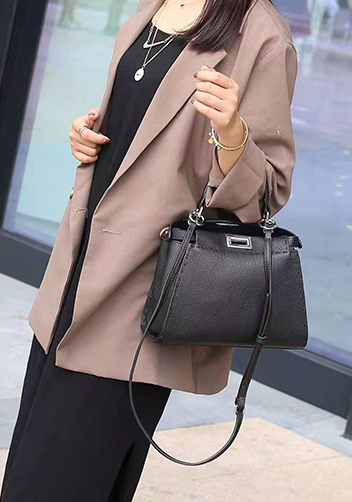 Carrie Leather Bag With Stitches Black