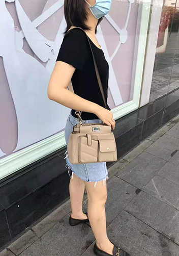 Carrie Leather Bag With Pocket Beige