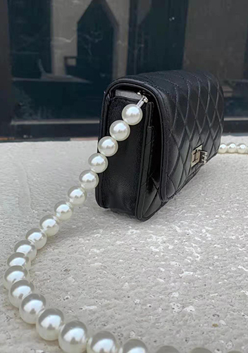 Adeline Leather Shoulder Bag Pearls Chain Black