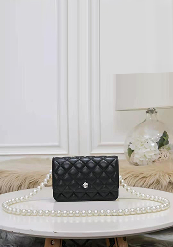 Adeline Leather Shoulder Bag Pearls Chain Flower Black