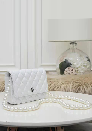 Adeline Leather Shoulder Bag Pearls Chain Flower White