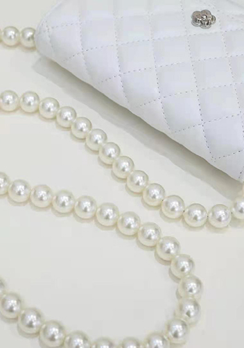 Adeline Leather Shoulder Bag Pearls Chain Flower White