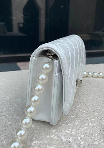 Adeline Leather Shoulder Bag Pearls Chain White