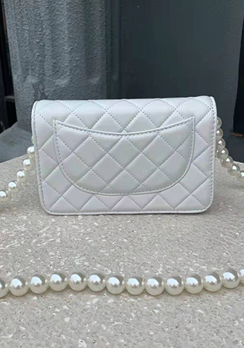 Adeline Leather Shoulder Bag Pearls Chain White