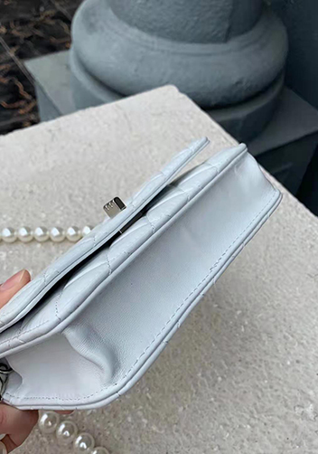 Adeline Leather Shoulder Bag Pearls Chain White