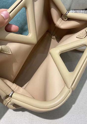 Euclid Medium Bag Beige