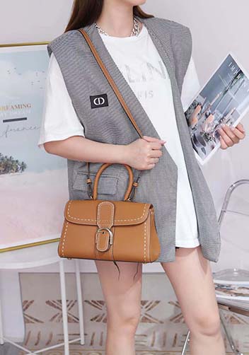 Hurricane Leather Shoulder Bag Camel