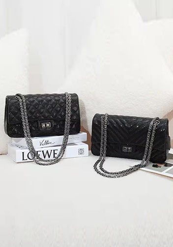 Adele Medium Flap Bag V Shape Sesame Black