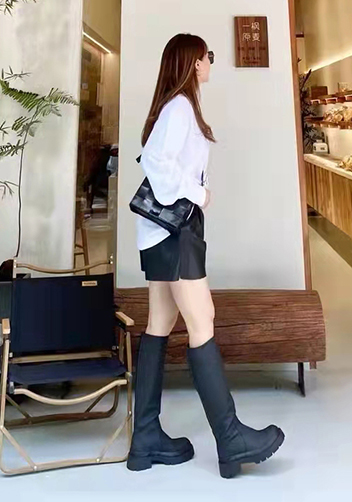 Mia Square Brushed Leather Hardware Shoulder Bag Black