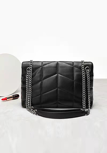 Yvonne Medium Envelope Shoulder Bag Lambskin Black