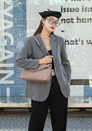 Yvonne Medium Envelope Shoulder Bag Lambskin Pink
