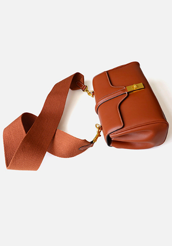 Shimanne Calfskin Shoulder Bag Camel