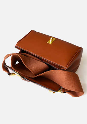 Shimanne Calfskin Shoulder Bag Camel