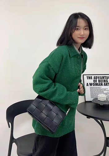 Mia 15 Square Leather Shoulder Bag Black