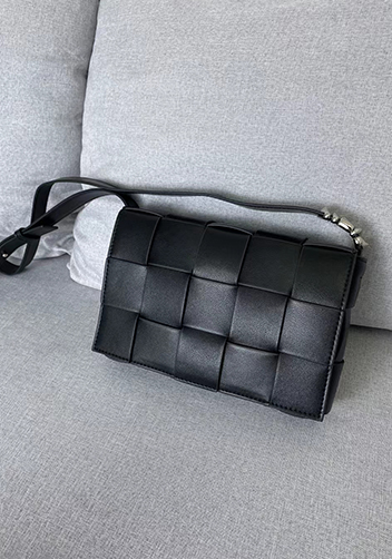 Mia 15 Square Leather Shoulder Bag Black