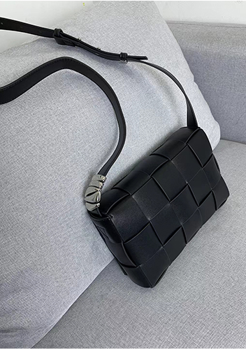 Mia 15 Square Leather Shoulder Bag Black