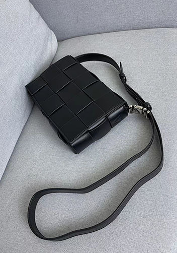 Mia 15 Square Leather Shoulder Bag Black