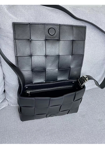 Mia 15 Square Leather Shoulder Bag Black